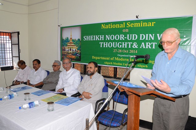 Dr Mushtaq Ahmad Zardar addressing the National Seminar on Sheikh Nooruddin Wali at Department of Modern Indian Languages.