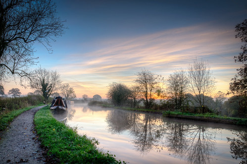 morning mist water misty walking canal cheshire path walk pastel hdr waterway towpath morningwalk middlewich pasteltones 3xp shropshireunion