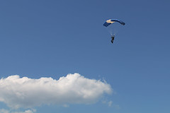 Parachute     Paracaidas